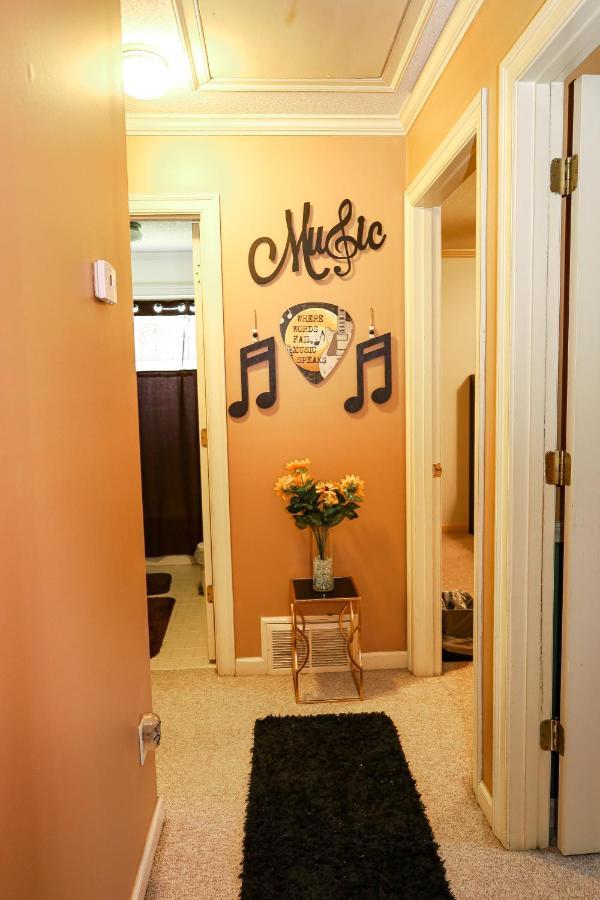 Comfortable And Pleasant 4 Bedroom Home Memphis Exterior photo